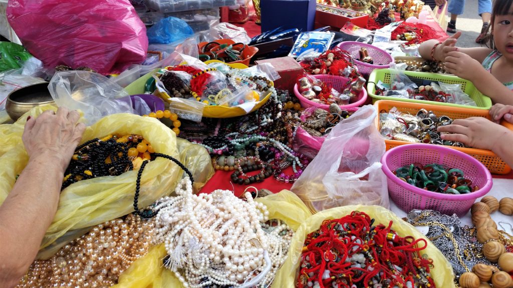 necklaces, Penang, hawkers, Jelutong.